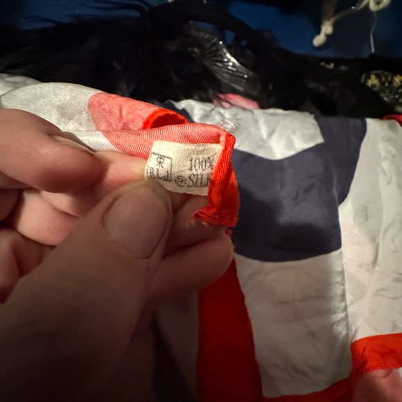 Retro Qing Yue 100% Silk Shanghai Scarf - Picture 3 of 4